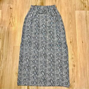 Vintage 90’s Frazier Lawrence maxi skirt szL in blue snakeskin print stretchy